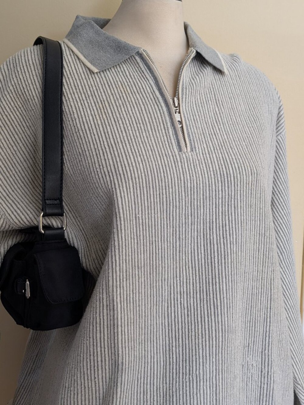 RIBBED KNIT VINTAGE QUARTER ZIP SWEATSHIRT